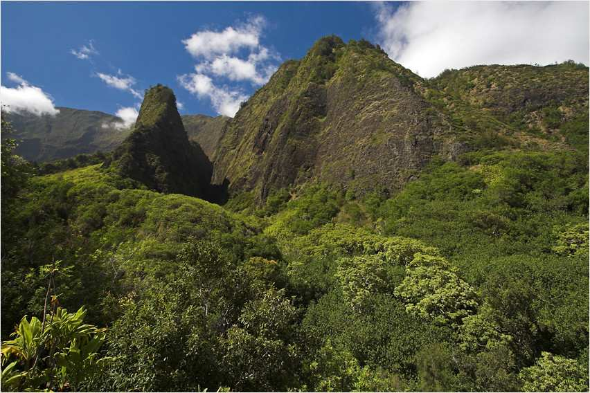 Iao Valley State Park, Maui Was: Wo: Weitere s: Historischer Nationalpark, Heimat der legendären Iao Needle In Central Maui, westlich von Wailuku Der Park ist von 7 bis 19 Uhr geöffnet.