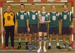 Neues vom Handball BSG Oldenburgische Landesbank auf dem Weg zur Titelverteidigung In der laufenden Spielserie 2009/2010 sind leider bislang fünf Spielausfälle zu verzeichnen, die dazu führen, dass