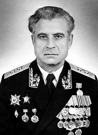 The Man who saved the world Einer der spektakulärsten von zahlreichen Beinahe-Katastrophen Vasili Arkhipov, legte als einziger von drei Befehlshabern auf einem U-Boot im Oktober 1962 ein Veto gegen