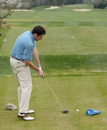 Golfszene Die offene Schlagfläche vermeiden! Tipps von Top-Professional Stefan Quirmbach gegen den Slice Den Slice fürchten viele Golfer.