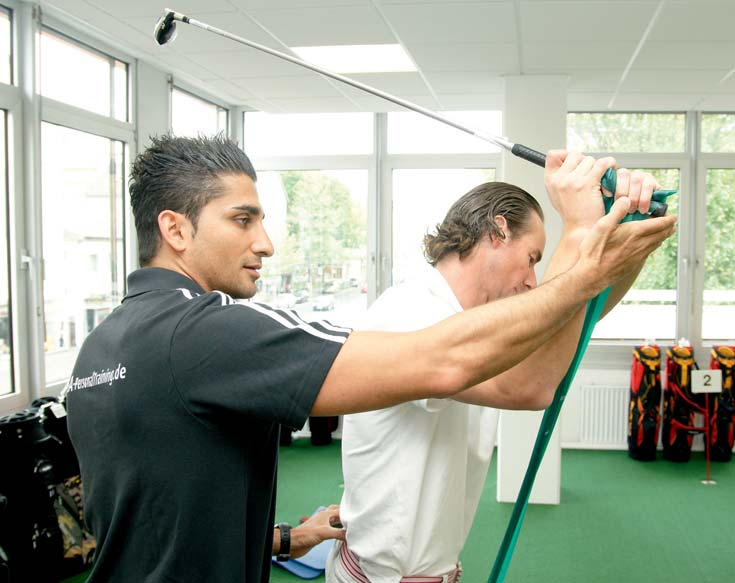Golfszene Aufwärmen dauert zehn Minuten Trainer Gazi Avakhti betreut Profi Fabian Becker in Sachen Fitness wissen sie, wie wichtig sport-spezifisches Training ist. Um welche Bereiche bzw.