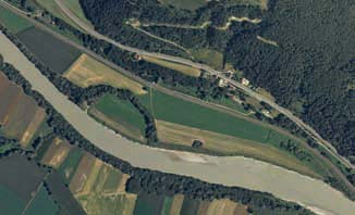 Beispiel Windschnurn /Kärnten Im Zuge des Lückenschlusses der Tauernbahn Südrampe konnten Eisenbahnkreuzungen aufgelassen, Grundstücke gekauft und ein Naturschutzgebiet