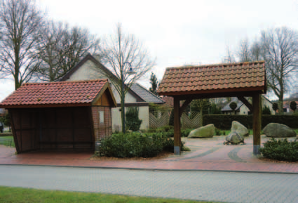 DAS DORF Dorfplatz Varenrode von Reinhard Brinker Schon lange gab es in Varenrode den Wunsch nach einem Dorfplatz inmitten des Dorfes.