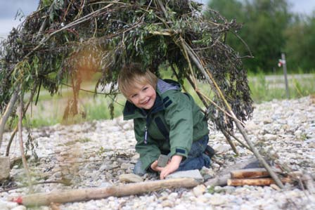 Angebote für Kinder Der Heideflächenverein will durch sein Engagement die natürlichen Lebensgrundlagen auch für zukün(ige Genera- 'onen sichern.
