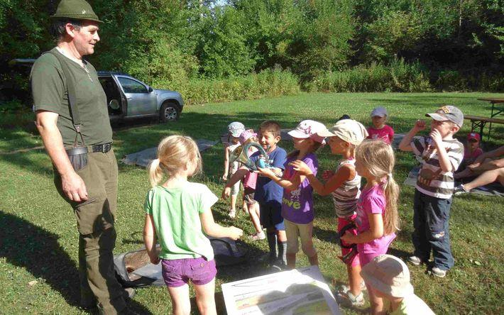 Lernort Natur Unser Ziel ist erlebnisorientiertes Lernen Das erlebnisorientierte Lernen bei Kindern und Jugendlichen ist uns Jägerinnen und Jägern der Kreisjägervereinigung Böblingen besonders