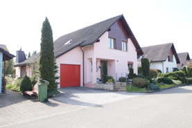 Einfamilienhau in Reinach AG Mehrfamilienhaus in Reinach AG 3 ½ Zimmer-Eigentumswohnung