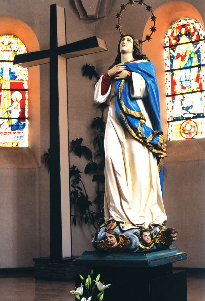 Sto godina nove crkve na Širokom Brijegu če u potrebi, bilo da joj iskažu zahvalnost za isprošenu milost. Privlači ih zavjetni kip Gospe Širokobriješke, cilj brojnih Marijinih pobožnika.