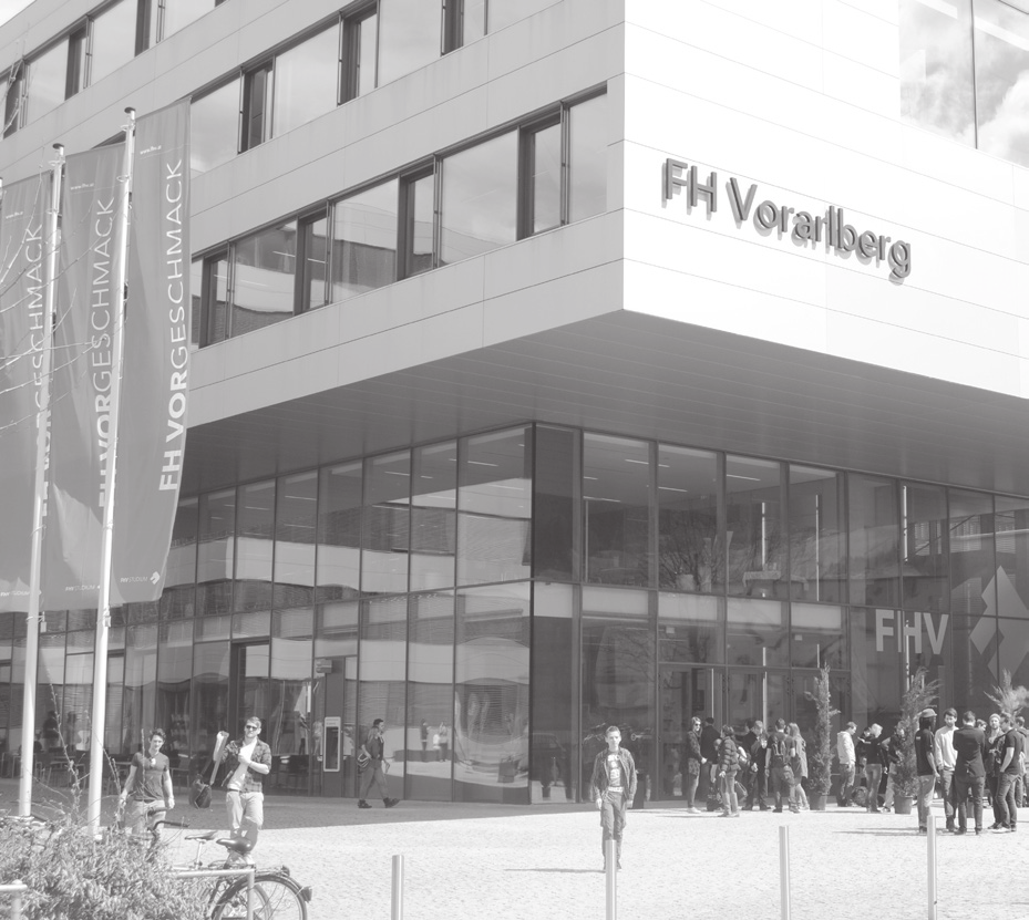 26 ÜBER DIE FH VORARLBERG 27 Die FH Vorarlberg startete bereits 1994 mit einem der ersten Fachhochschulstudiengänge Österreichs und ist ein Pionier der österreichischen Fachhochschulen.