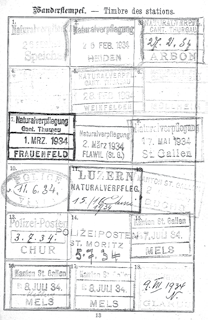 Links: Stempelseite aus dem «Livret de voyage» von Johannes Hersche, 1934. Unten: Transportseilbahn über der Grossbaustelle Gmündertobelbrücke, 1907. «Beim von Dr.
