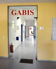 Umbau und Renovierung: Das GABIS-Gebäude mit neuer Raum-Struktur In neu gestalteten, größeren Räumen präsentiert sich seit Kurzem die GABIS GmbH in der Lessingstraße 4-6. Es hat sich viel verändert.
