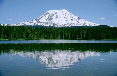3. Mt. Adams (3742 m) Führer: Jeff Smoot: Climbing the Cascade Volcanoes, S. 90ff. Besser in : Peggy Goldman : 75 Scrambles in Washington, S. 216ff. Karte: Anfahrt: von Trout Lake am HW 88/141, s.