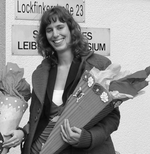 Frau Ruda-Dietrich und Frau Lamers stellen sich vor Frau Ruda-Dietrich Frau Lamers Deutsch/Spanisch Fächer Deutsch/Philosophie/ Praktische Philosophie 28.02.1974 in Hindenburg (Polen) Geburtsdatum 12.