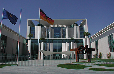 2007 ist E-Government zum politischen Dauerthema der Bundesregierung avanciert Kabinettsklausur in Meseberg: Bürgerfreundlichkeit auf europäisches Spitzenniveau heben 1.