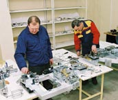 VORRICHTUNGSBAU UND MONTAGEDIENSTLEISTUNGEN Baltec CNC Technologies fertigt und montiert Vorrichtungen für die Automobilindustrie.