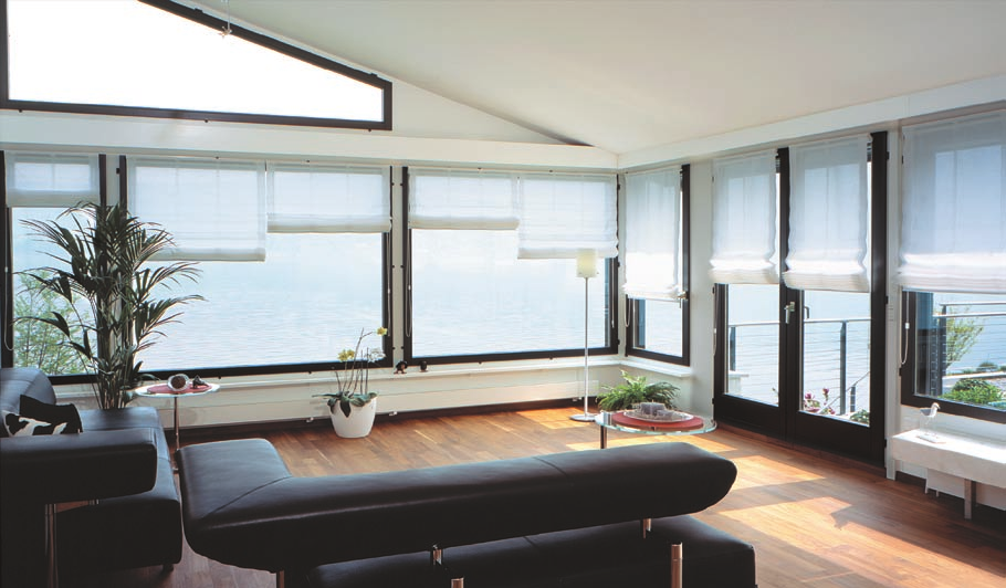 Raffvorhang-Systeme Eine bewährte Art, Wohnräume schön, einfach und stilvoll einzurichten.