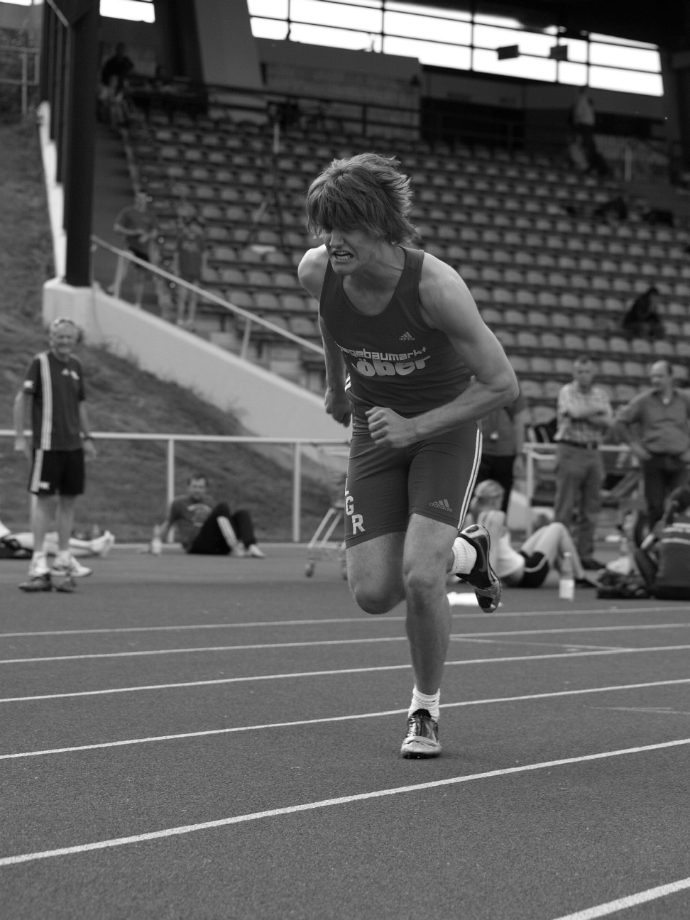 12 Sportler des Jahres Sportlerin des Jahres 2009 Julia Woitkowiak - 1991 - TSG 400 m/ Hürden Dritte der hessischen Hallenmeisterschaften mit der 4x Staffel der R Siebte der hessischen