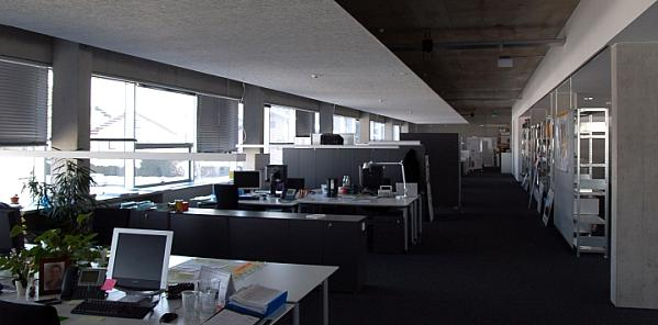 Die Öffnungen eines Gebäudes haben unterschiedliche Aufgaben: Tageslichtdurchflutete Arbeitsplätze - Zwischen Wunsch und Realität Die Innenräume mit Tageslicht zu versorgen Entscheidend für die