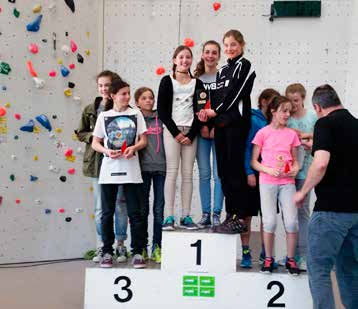 Schule Bouldern Am 12. April 2016 fanden in Bruneck die Landesmeisterschaften der Mittelschüler/innen im Bouldern statt.