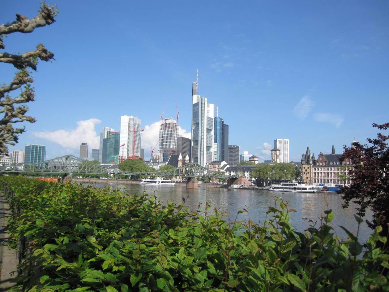 Frankfurt, die City von Süden, vom Haus der Jugend aus