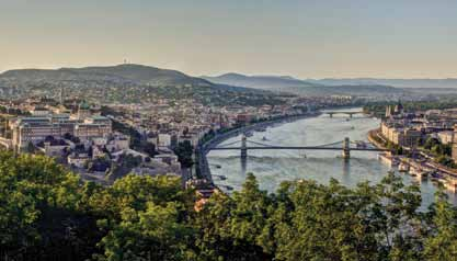 August Budapest, die Perle der Donau Die Hauptstadt Ungarns mit ihren 1,8 Millionen Einwohnern bietet jedem Besucher die Möglichkeit, königlich zu leben, ob großer oder kleiner Geldbeutel.