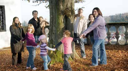 FuN Familie und Nachbarschaft FuN Familie und Nachbarschaft, ein Angebot für Eltern und Kinder gemeinsam, das "fun", also Spaß macht!