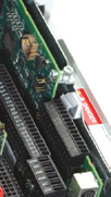 Frequenzumrichter der Serie PowerFlex 750 A A Hochauflösendes LCD-Display mit sechs Textzeilen liefert aussagekräftigere Erläuterungen zu Parametern und Ereignissen.