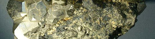 Vorkommen betonangreifender Stoffe in Böden Pyrit (Schwefelkies, Eisen(II)-disulfid) Vorkommen: Pyrit ist das meistverbreitete Sulfidmineral.