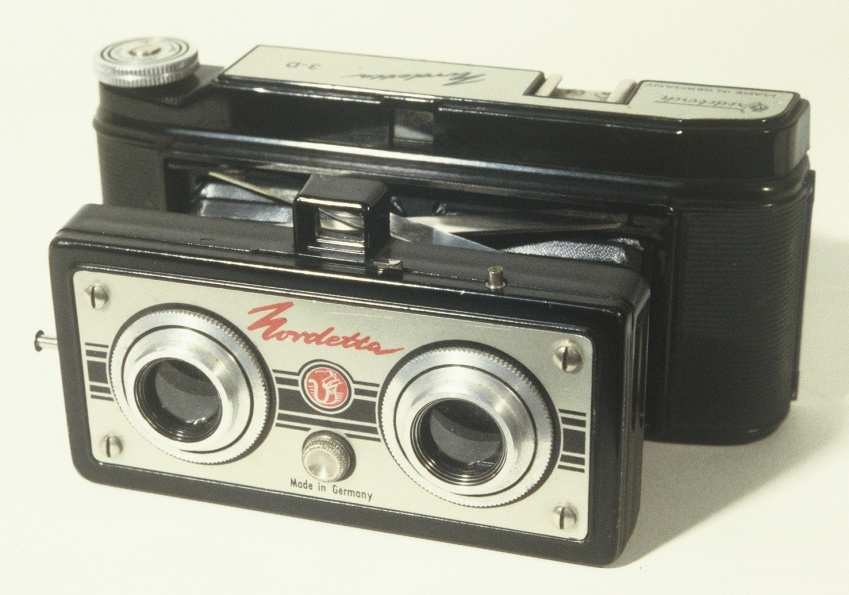 Nordetta 3D Herstellungszeitraum: 1953-1957 Ein ausgesprochenes Erfolgsmodell für Vredeborch war die Felita, die man als 6x6cm-Rollfilmbox auf Anregung des indischen Geschäftspartners S.D. Chowgule entwickelte und zu sehr günstigem Preis auf den Markt bringen konnte.