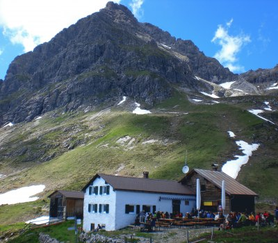 Wegbeschreibung: Am nächsten Morgen starten wir dann erst einmal den Berg hinauf in Richtung Mindelheimer Klettersteig.