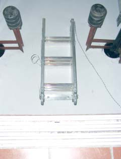 Leiter Typ 8 TRI-KLAPP 115 Technische Beschreibung Im ausgeklappten Zustand ist die Leiter 2,56m lang.