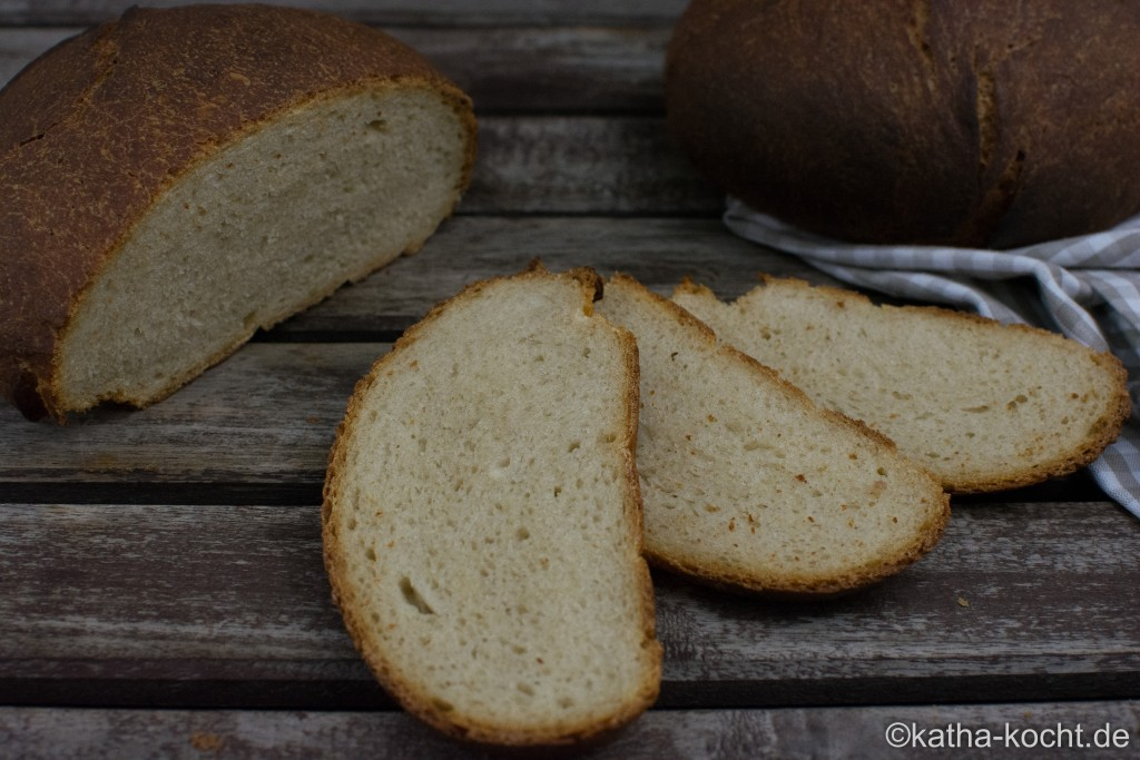 Dinkelbrot mit Wasser eingenetzt Zutaten für 2 Brote à 450g: Vorteig: 100g Dinkelmehl, Typ 630 250ml