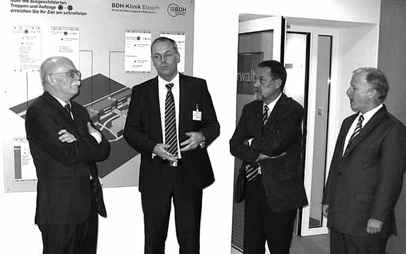 Klinik-News V. li.: Dr. Herbert Rische, Bernd Fey, Prof. Claus Wallesch, Peter Weiß.