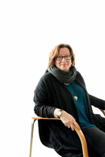 TITELTHEMA INTERVIEW Unterstützung für Menschen mit Handicap EINFACHER ALS GEDACHT Annette Kretschmer vom Wuppertaler Integrationsfachdienst (IFD) hilft Menschen mit Beeinträchtigungen dabei, einen