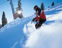 Skifahren ist so sicher wie noch nie Die Zahl der Skiunfälle sinkt konstant. Im Vergleich zu 2003 hat sich die Zahl der Unfälle auf Österreichs Pisten in der vergangenen Skisaison sogar halbiert.