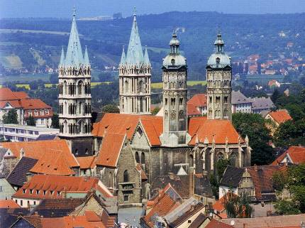Naumburg, seit 1050: vier Türme als zweite Bauphase