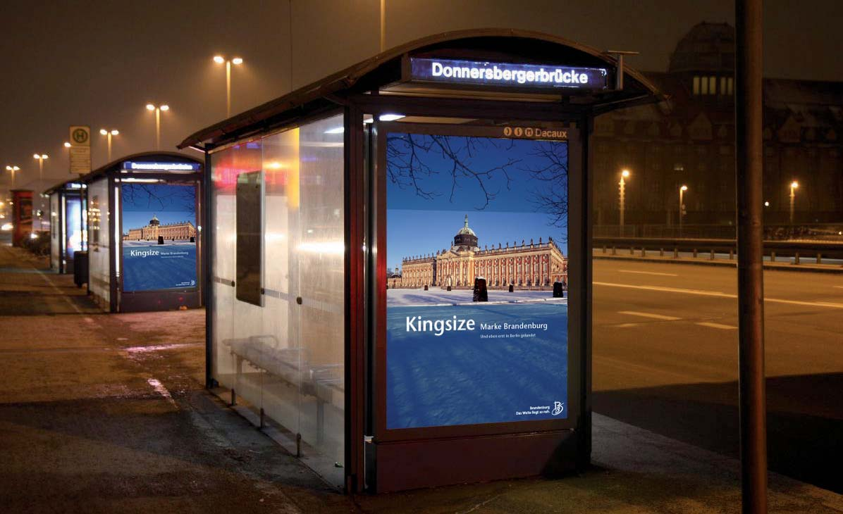 Die Werbeträger Auch auf hochformatige Plakatflächen, zum Beispiel City Light Poster an Haltestellen, können Kampagnenmotive wirkungsvoll