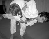 Judo immer Pokale oder Medaillen zu gewinnen. Um die Motivation zu erhalten, bekommt bei uns jedes Kind grundsätzlich bei internen Veranstaltungen eine Urkunde.