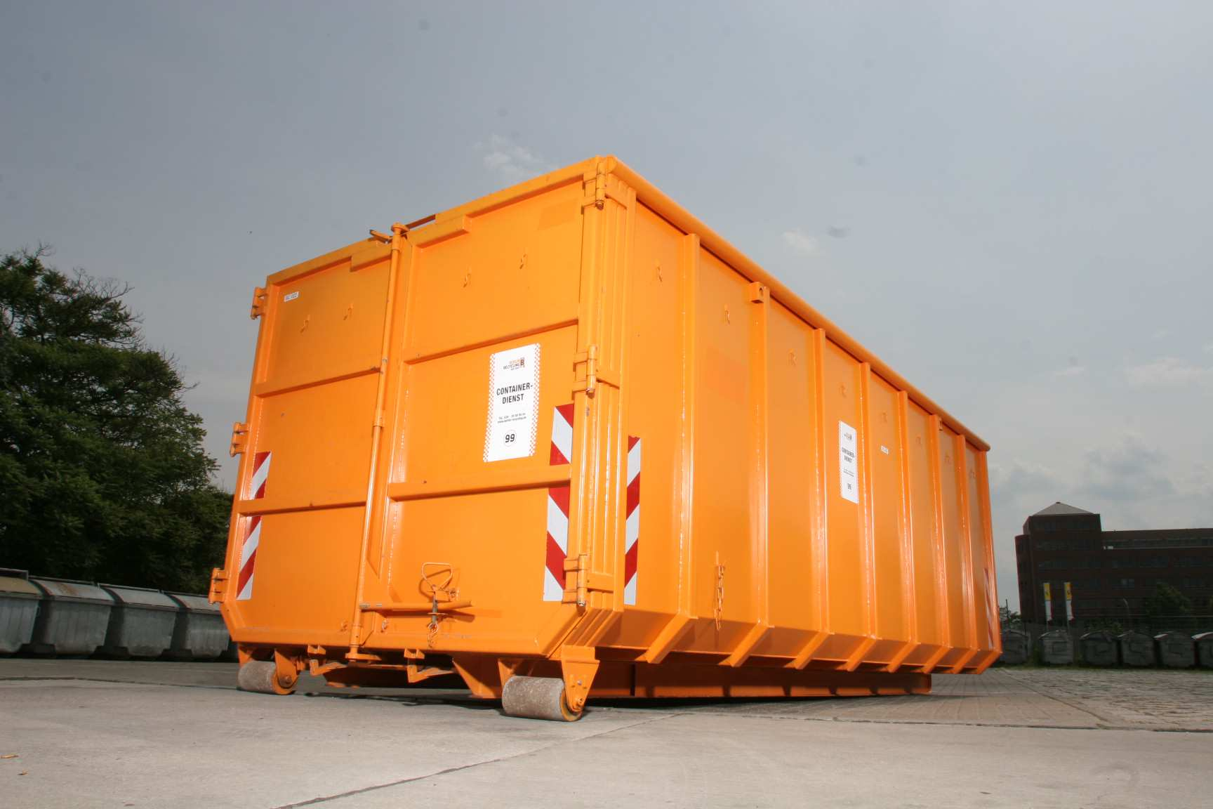 Produktbeschreibung Containerdienst Wir stellen Ihnen Groß- und Presscontainer für die Entsorgung von größeren Abfallmengen und diversen Abfallfraktionen zur Verfügung.