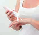 Reinigung Handreinigung und -pflege - Die Haut, unser grösstes Organ Die Haut steht zwischen dem Menschen und seiner Umwelt und übt eine Vielzahl wichtiger Aufgaben aus.