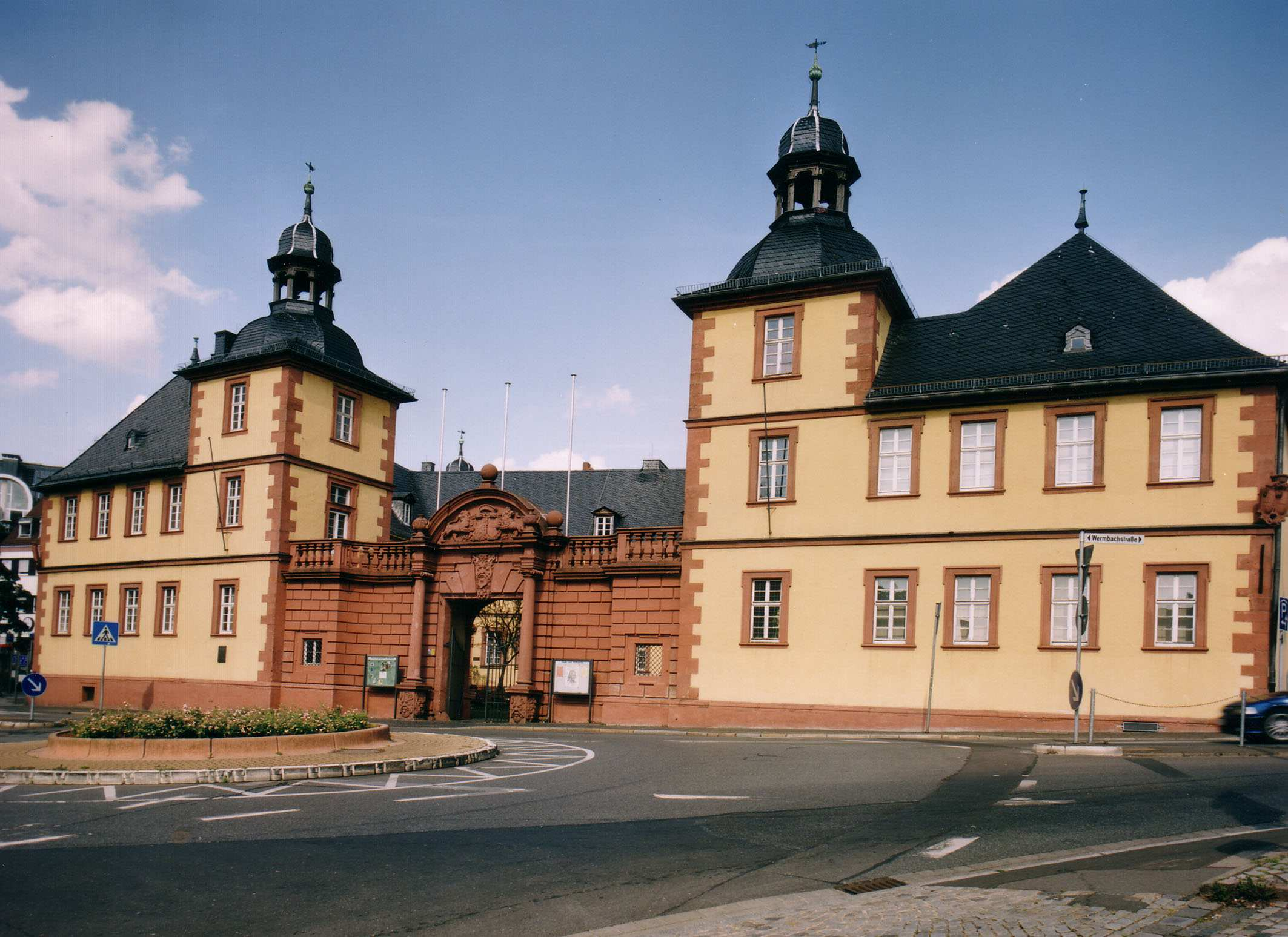 1. Aschaffenburg: Stadt und Bibliothekslandschaft Die Landeskundliche Bibliothek des Stadt- und Stiftarchivs (LB) existiert seit 1939.
