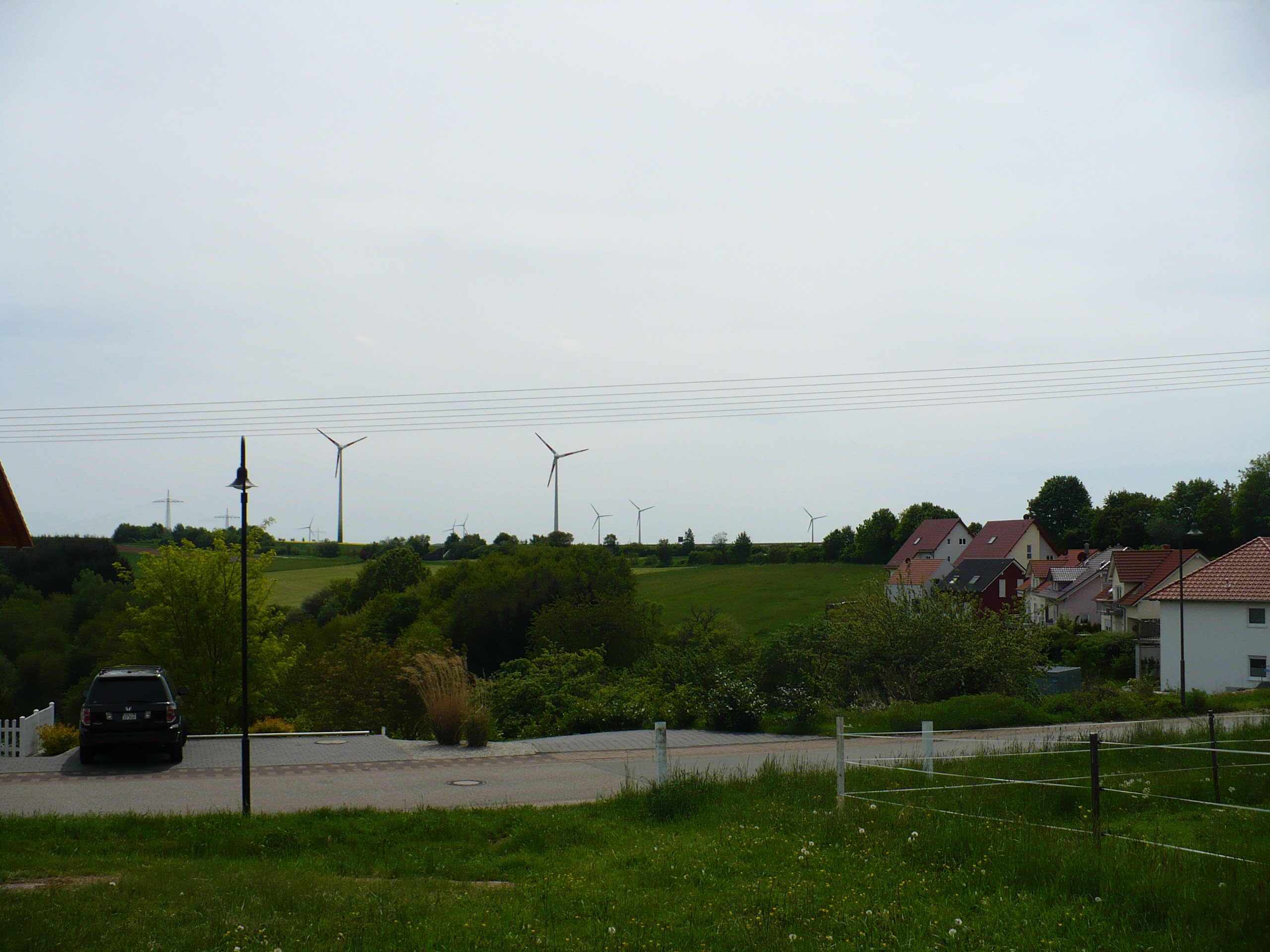 Neues aus dem Land der Windmühlen - Sickinger Höhe von Marko Barth, Mai 2015 Die Gemeinden Hermersberg und Weselberg setzen seit Jahren sehr konsequent auf den Ausbau von Windkraftanlagen auf ihrem