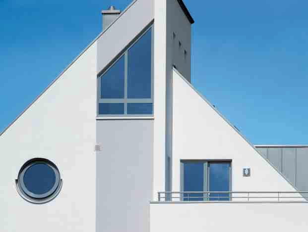 Schüco die Adresse für Fenster und Solar Das Schüco Systemkonzept garantiert Bauherren eine komplette und perfekt aufeinander abgestimmte Produktpalette für alle Bereiche der Gebäudehülle: Fenster