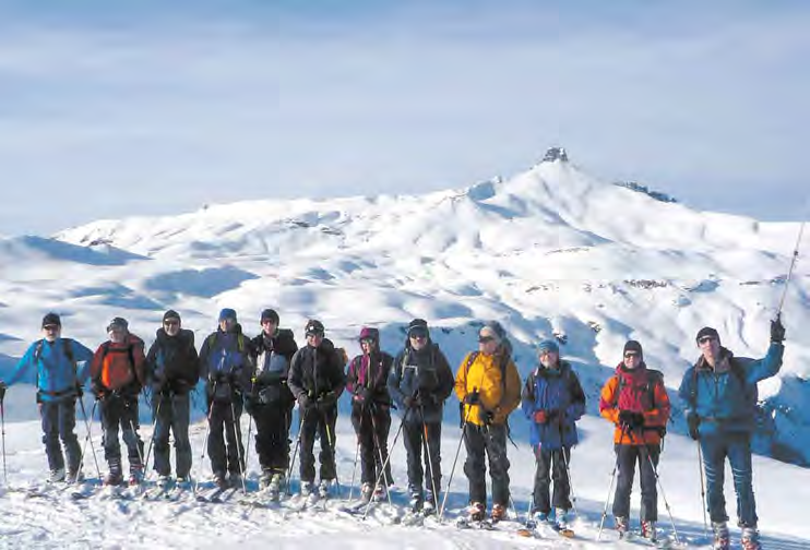 Jahesberichte der Gruppen Skigruppe LVS-Übung am Lohrberg Pünktlich zum Beginn der neuen Tourensaison, Ende November, startete die Skigruppe zu ihrer alljährlichen LVS- Übung am Lohrberg.