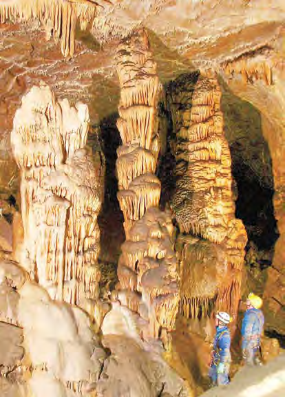 Höhlengruppe Atemberaubende Abenteuer im französischen Untergrund Ich habe mich schon lange auf die Höhlentour über Ostern 2013 in das französische Jura gefreut.