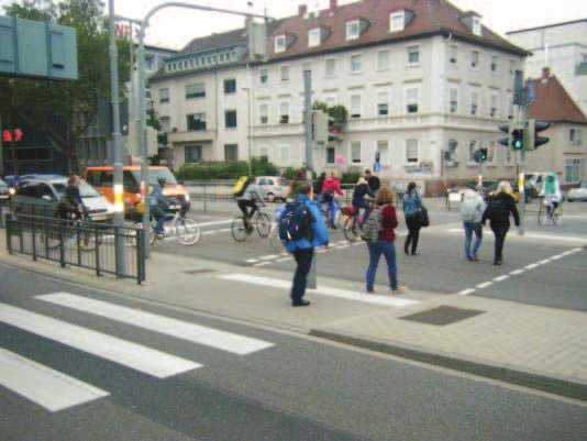 Leitbild Radverkehr als System Infrastruktur: Wirkungsuntersuchungen Radverkehrsplanung ist Angebotsplanung Zunahmen auch bei Maßnahmen in parallelen Straßen (keine Verlagerung): - Fahrradstraße