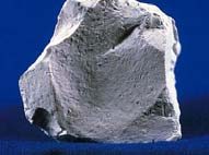 Ton Tonminerale unverfestigtes, sehr feinkörniges Sediment entsteht bei Verwitterungsprozessen von silicatischen Gesteinen In der Bodenmechanik nach DIN 4022 Teil 1: Kornfraktion < 0,002 mm