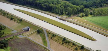 Maßnahmen im Rahmen des Verkehrsprojekts Deutsche Einheit Nr. 17 Naturpark Drömling Die Flachwasserzone Mannhausen ist eine Kompensationsmaßnahme für den Ausbau des Mittellandkanals.