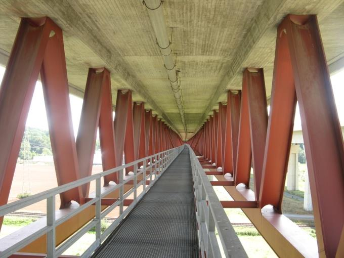 Lösungsansätze Ertüchtigung / Ersatzneubau Schnelles Bauen Verbundbauweise hat auch bei Eisenbahnbrücken im mittleren Stützweitenbereich Vorteile Itztalbrücke