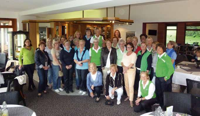 50 MANNSCHAFTEN WESTFÄLISCHE GOLFSENIORINNEN Eva Blum Seit vielen Jahren nehmen die Werler Golferinnen an den Wettspielen der westfälischen Golfseniorinnen teil.