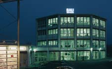 // Das Unternehmen Die H+L Baustoffwerke sind ein traditionsreiches mittelständisches Unternehmen, welches an den Standorten Glauchau, Uehlfeld und Rötz mit hoher Qualität in den Bereichen Planung,